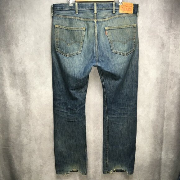 Lot of 2 Levis Mens 501 Jeans Blue size 38x32 Original Fit Denim Wear and Fading - Picture 3 of 12